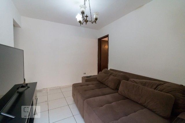 Casa à venda com 4 quartos, 90m² - Foto 2