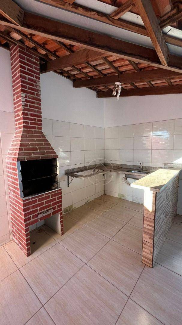 Casa à venda e aluguel com 3 quartos, 270m² - Foto 2