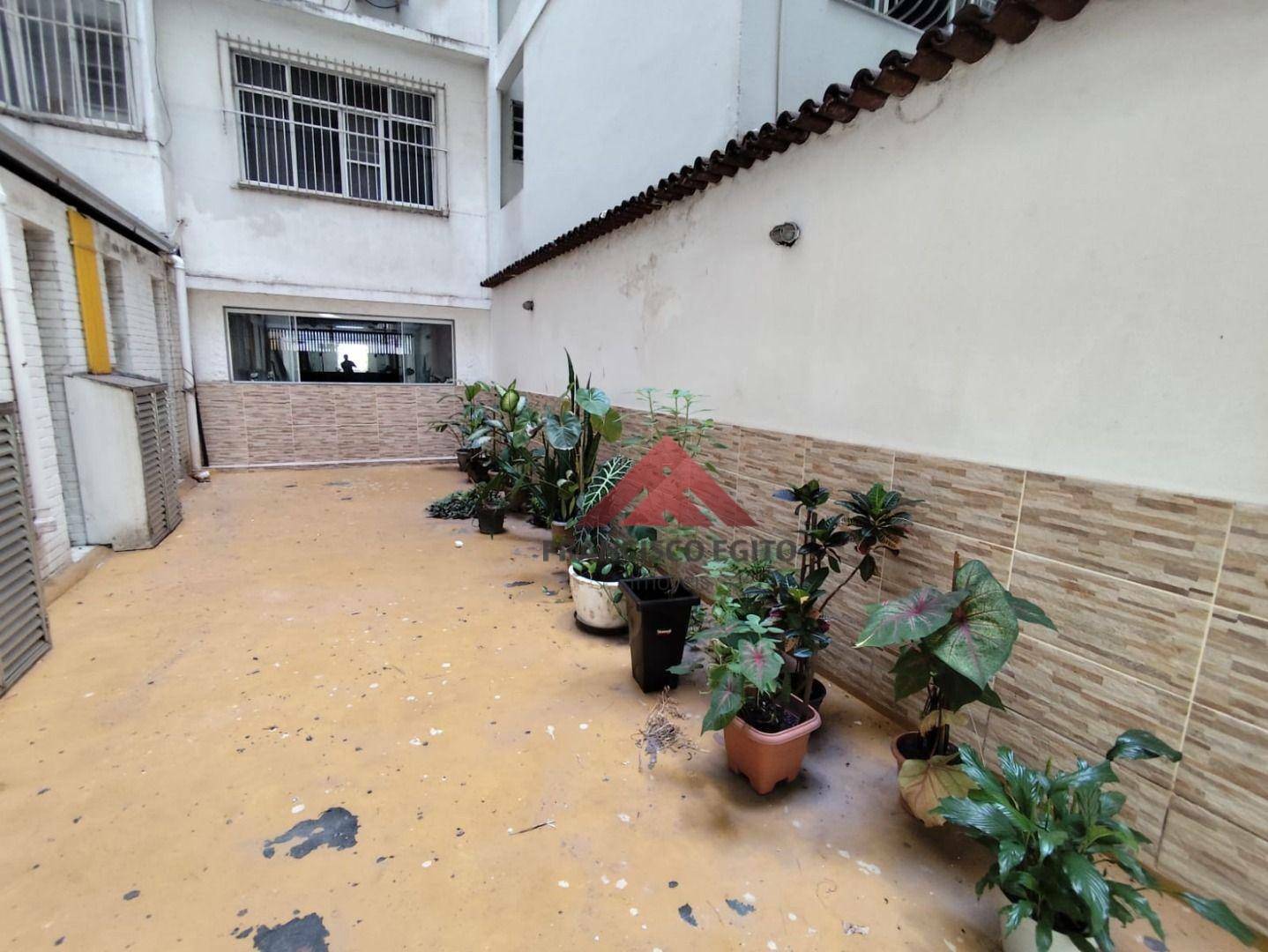 Apartamento à venda com 3 quartos, 105m² - Foto 2