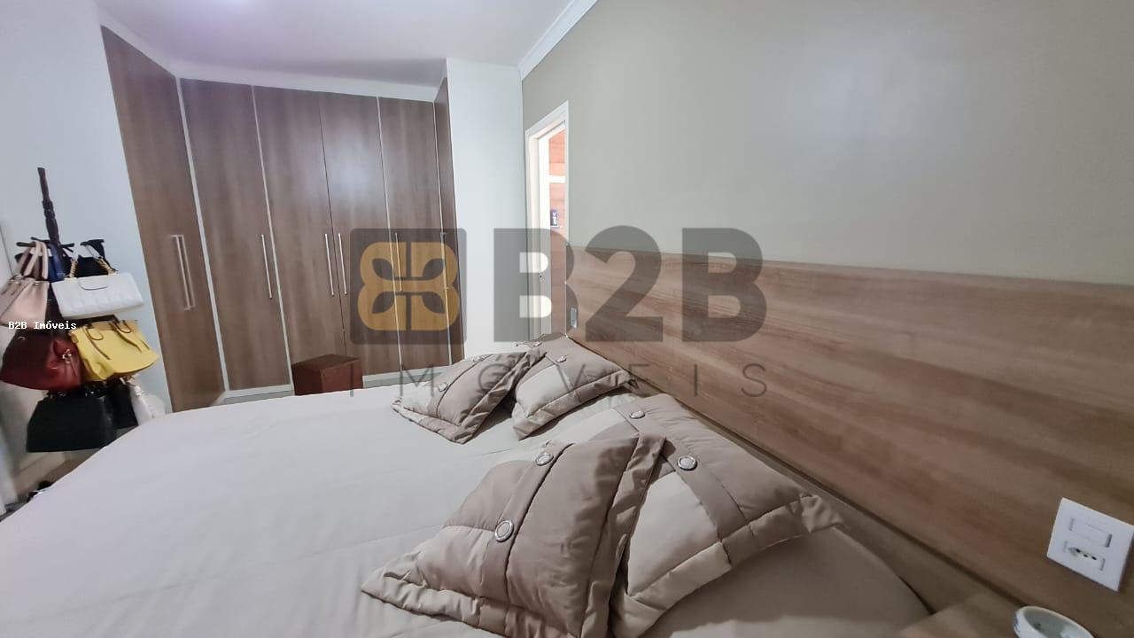 Casa à venda com 3 quartos, 210m² - Foto 17