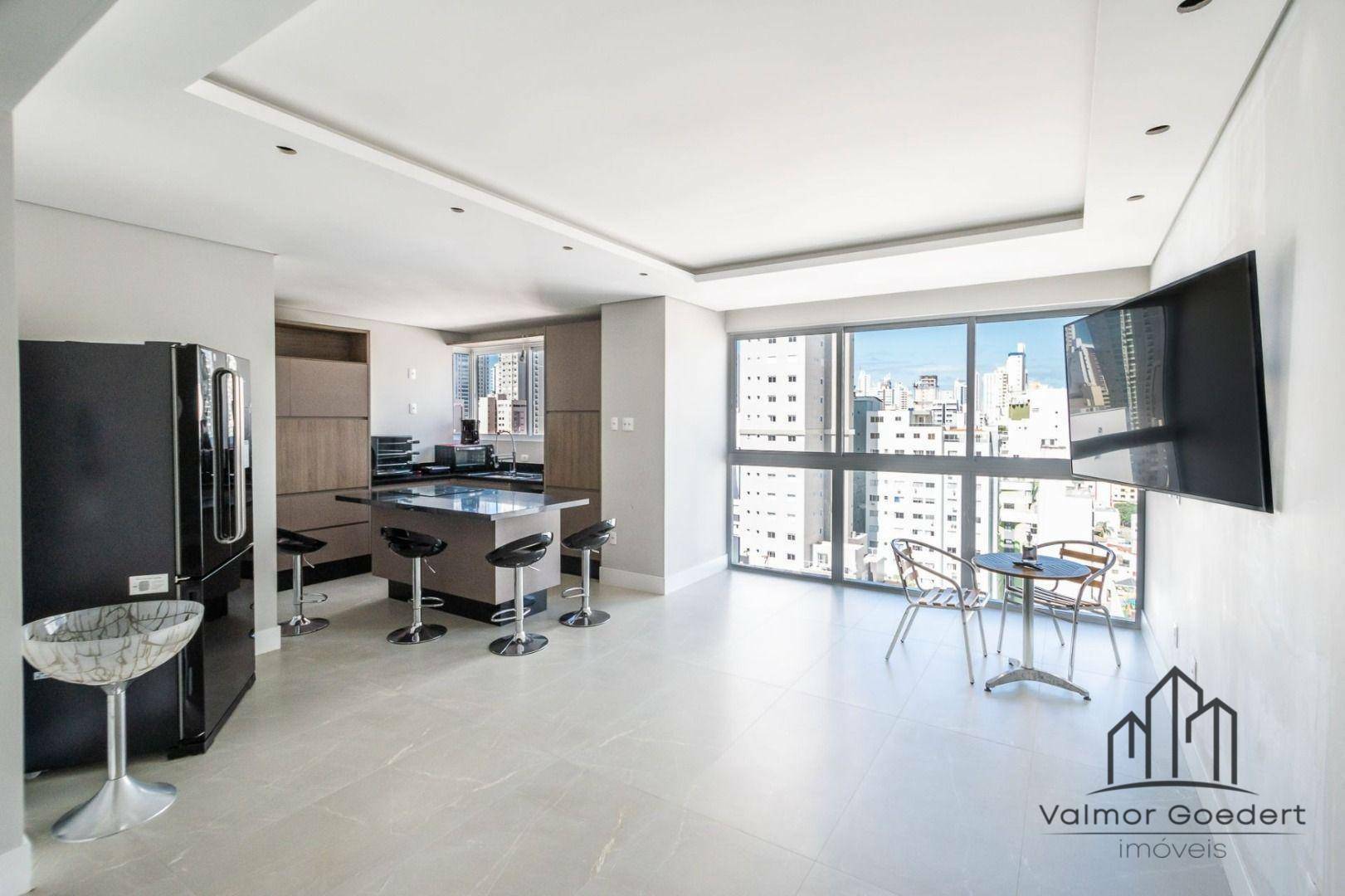 Apartamento à venda com 3 quartos, 143m² - Foto 1