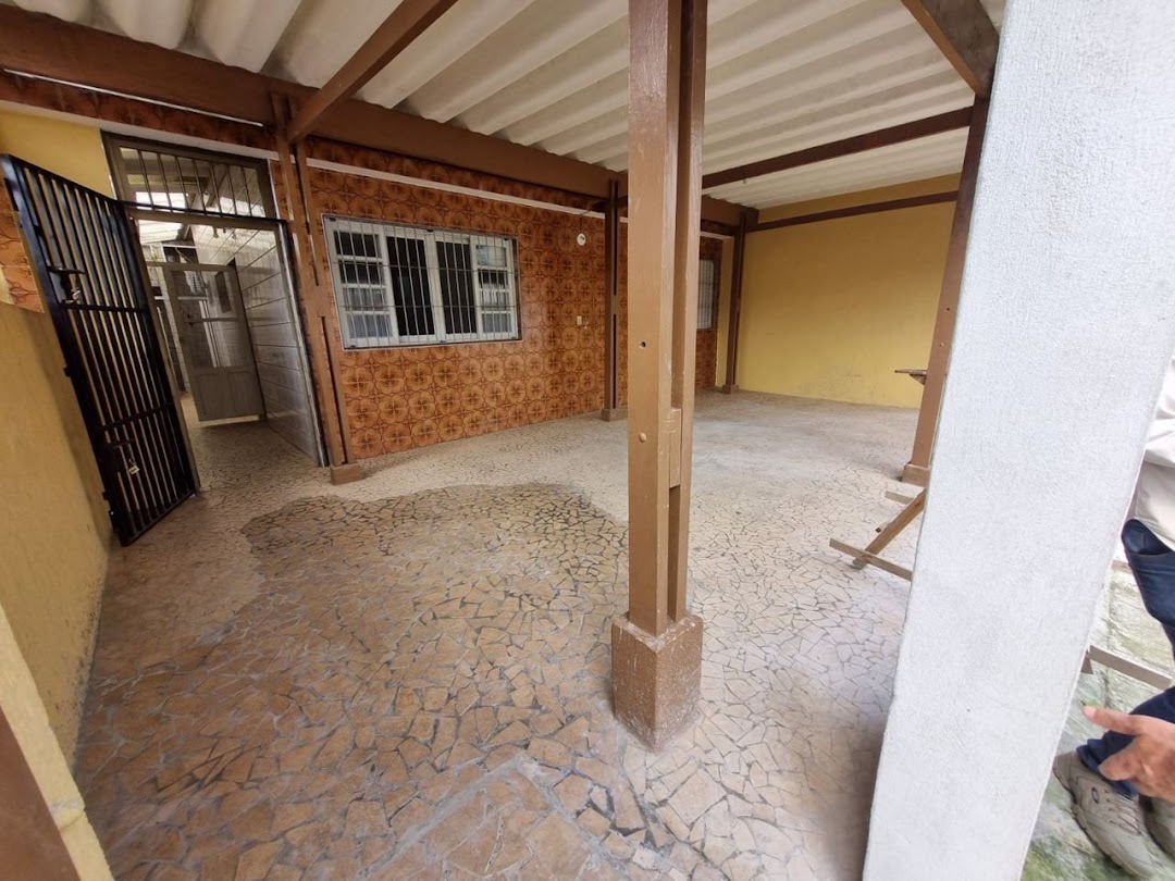 Casa à venda com 3 quartos, 75m² - Foto 1