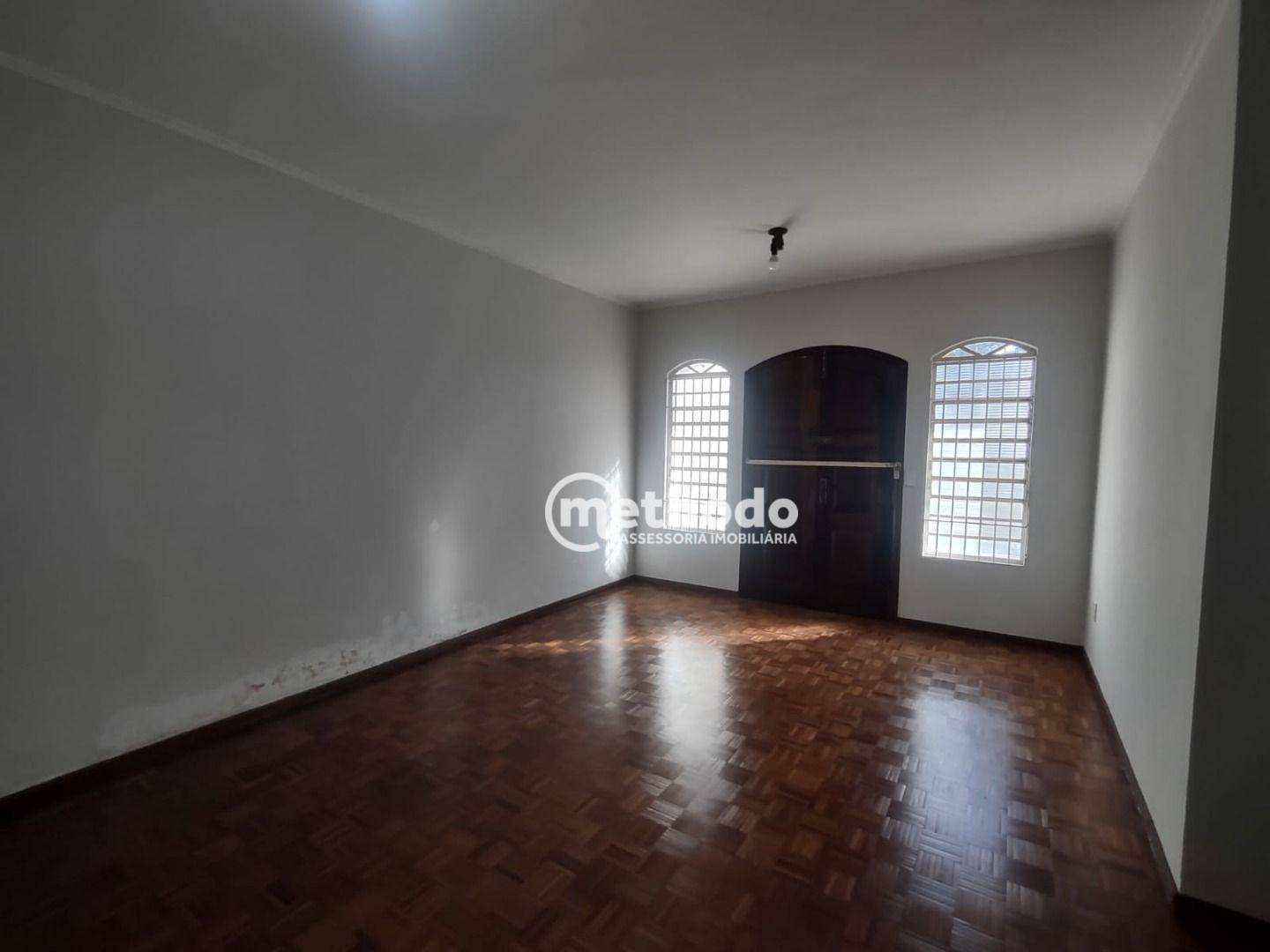 Casa à venda com 4 quartos, 236m² - Foto 3