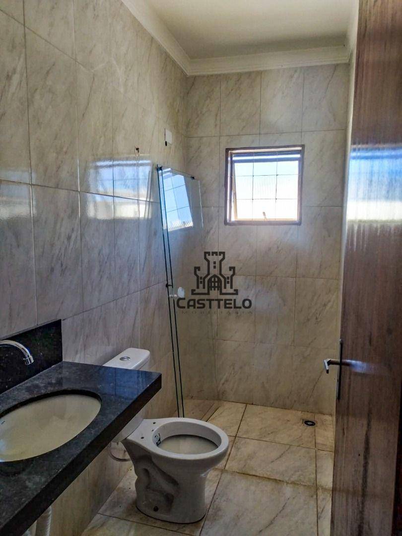 Casa à venda com 2 quartos, 65m² - Foto 17