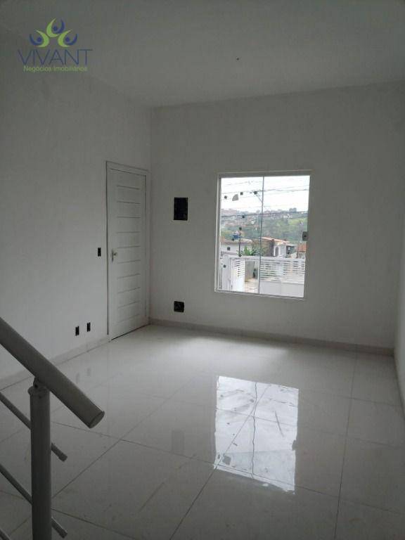 Sobrado à venda com 2 quartos, 70m² - Foto 2