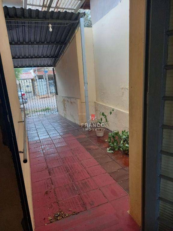 Casa à venda com 2 quartos, 140m² - Foto 5