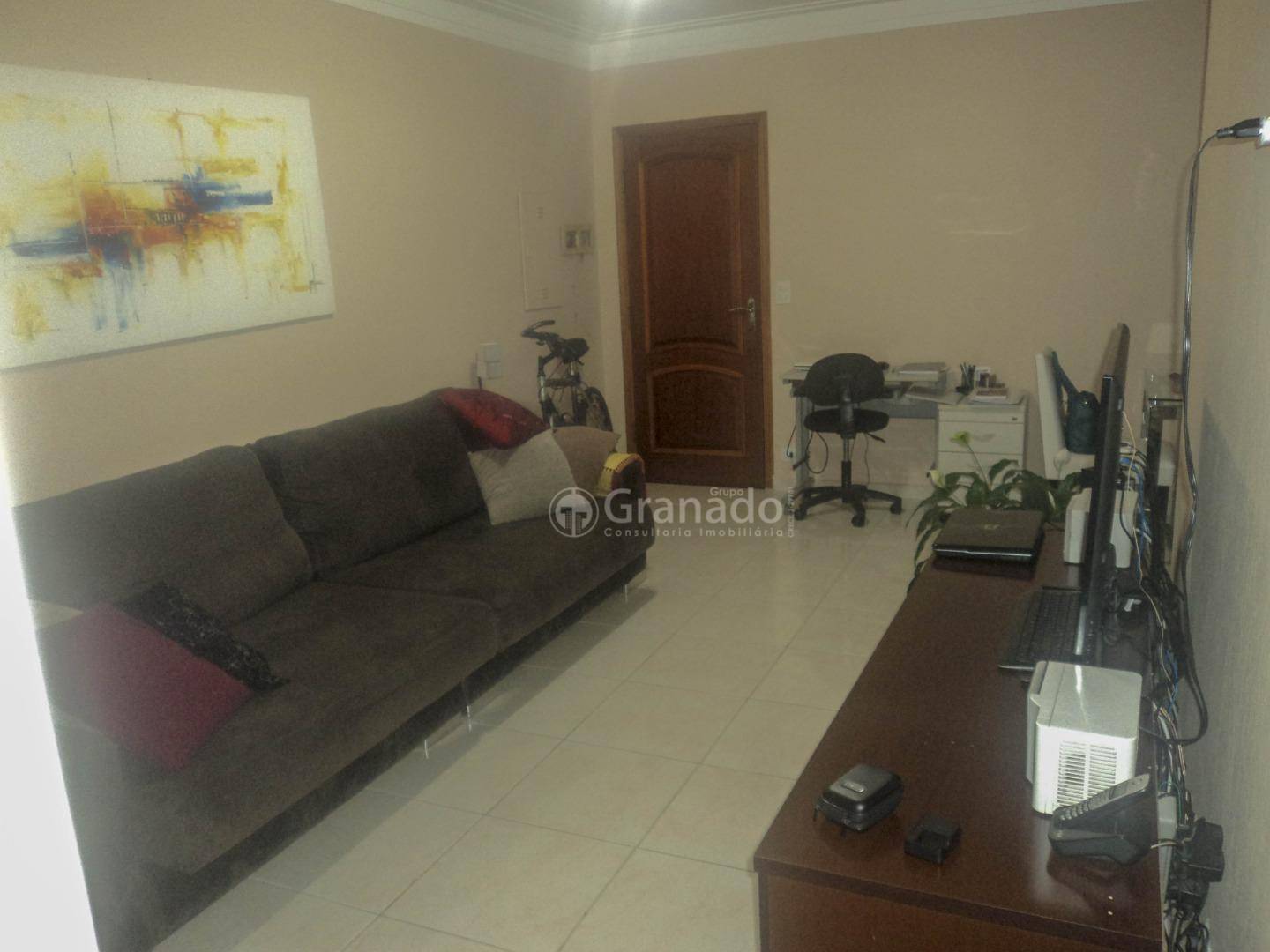 Apartamento à venda com 2 quartos, 74m² - Foto 2