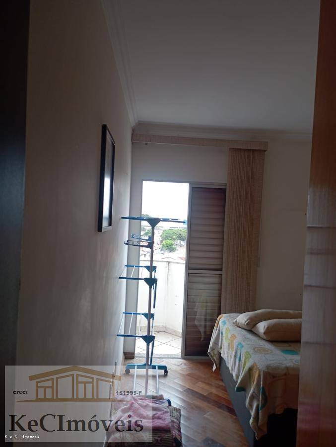 Apartamento à venda com 2 quartos, 72m² - Foto 3