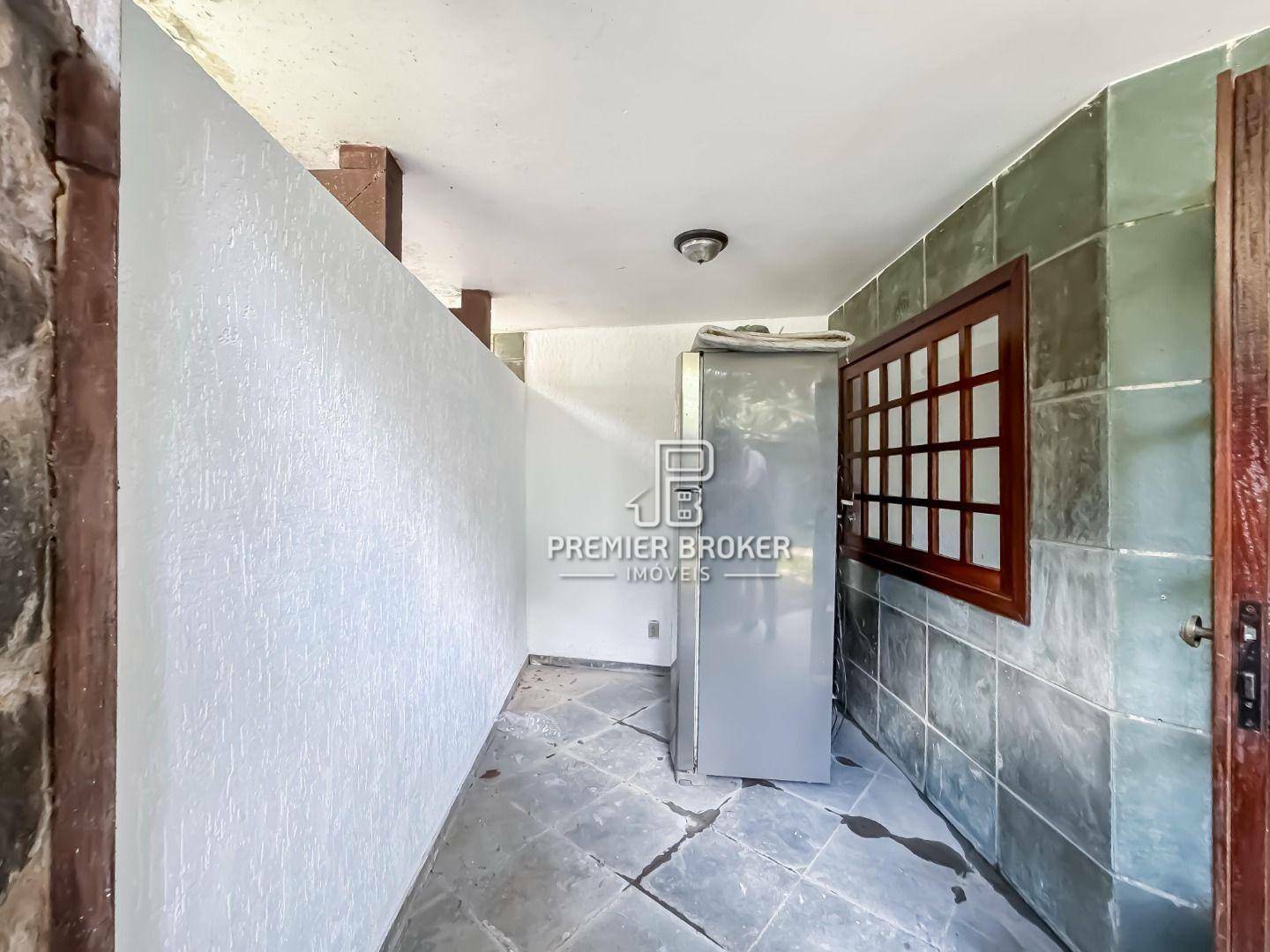 Casa de Condomínio à venda com 4 quartos, 312m² - Foto 29