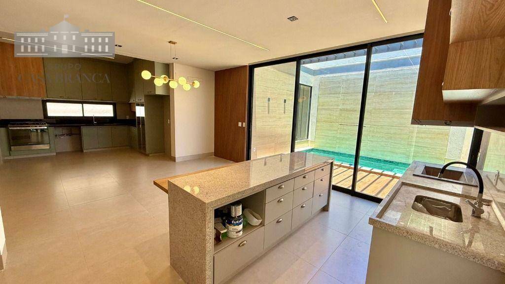 Casa de Condomínio à venda com 4 quartos, 263m² - Foto 10