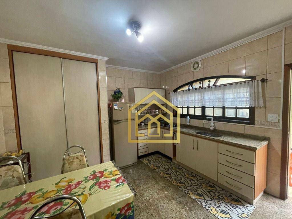 Sobrado à venda com 3 quartos, 253m² - Foto 43