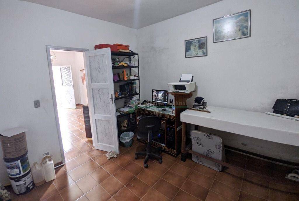 Casa à venda com 4 quartos, 200m² - Foto 20