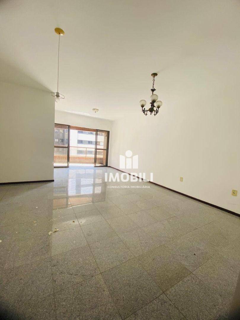 Apartamento à venda com 3 quartos, 119m² - Foto 1