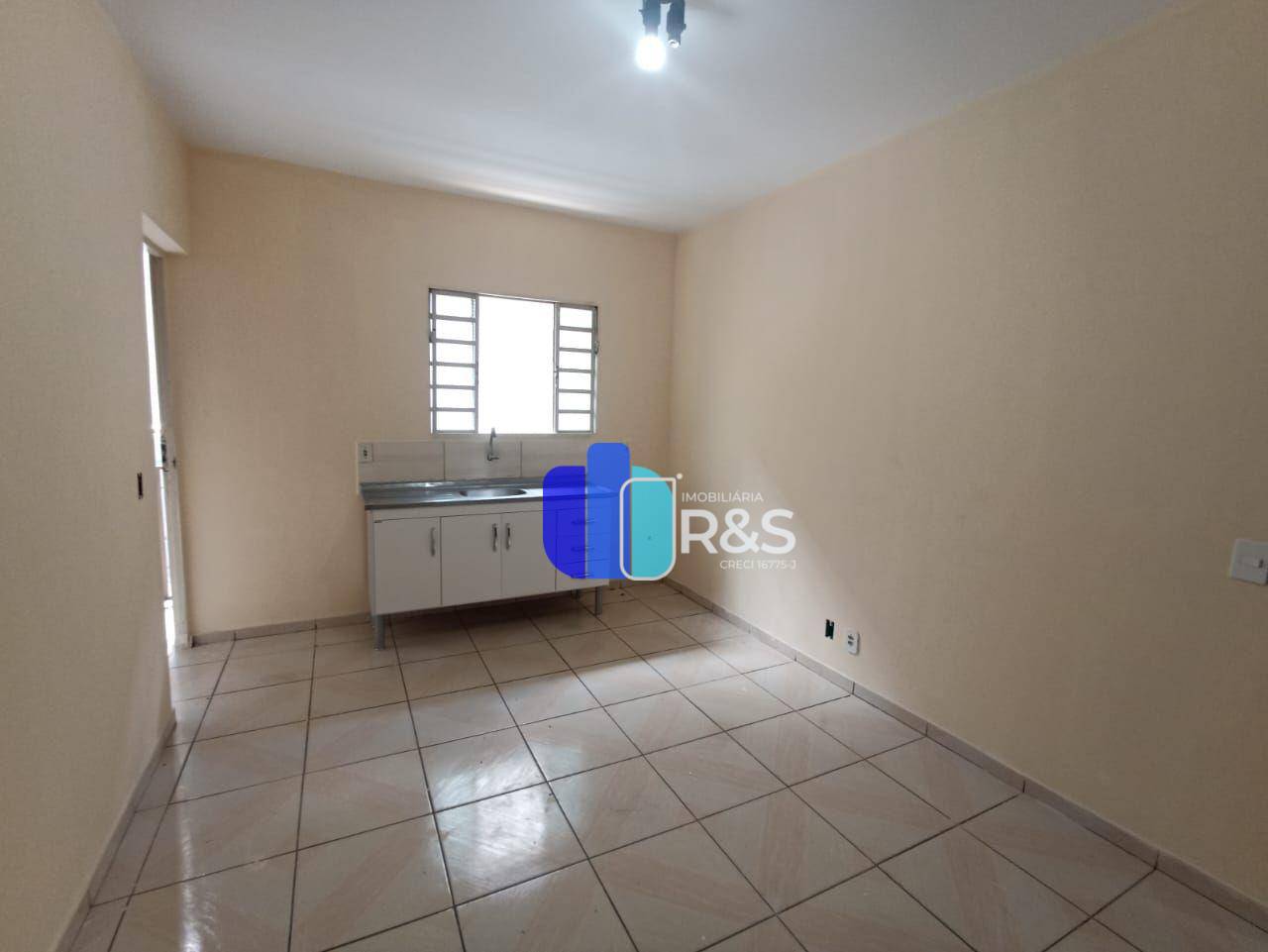 Casa para alugar com 1 quarto, 35m² - Foto 2