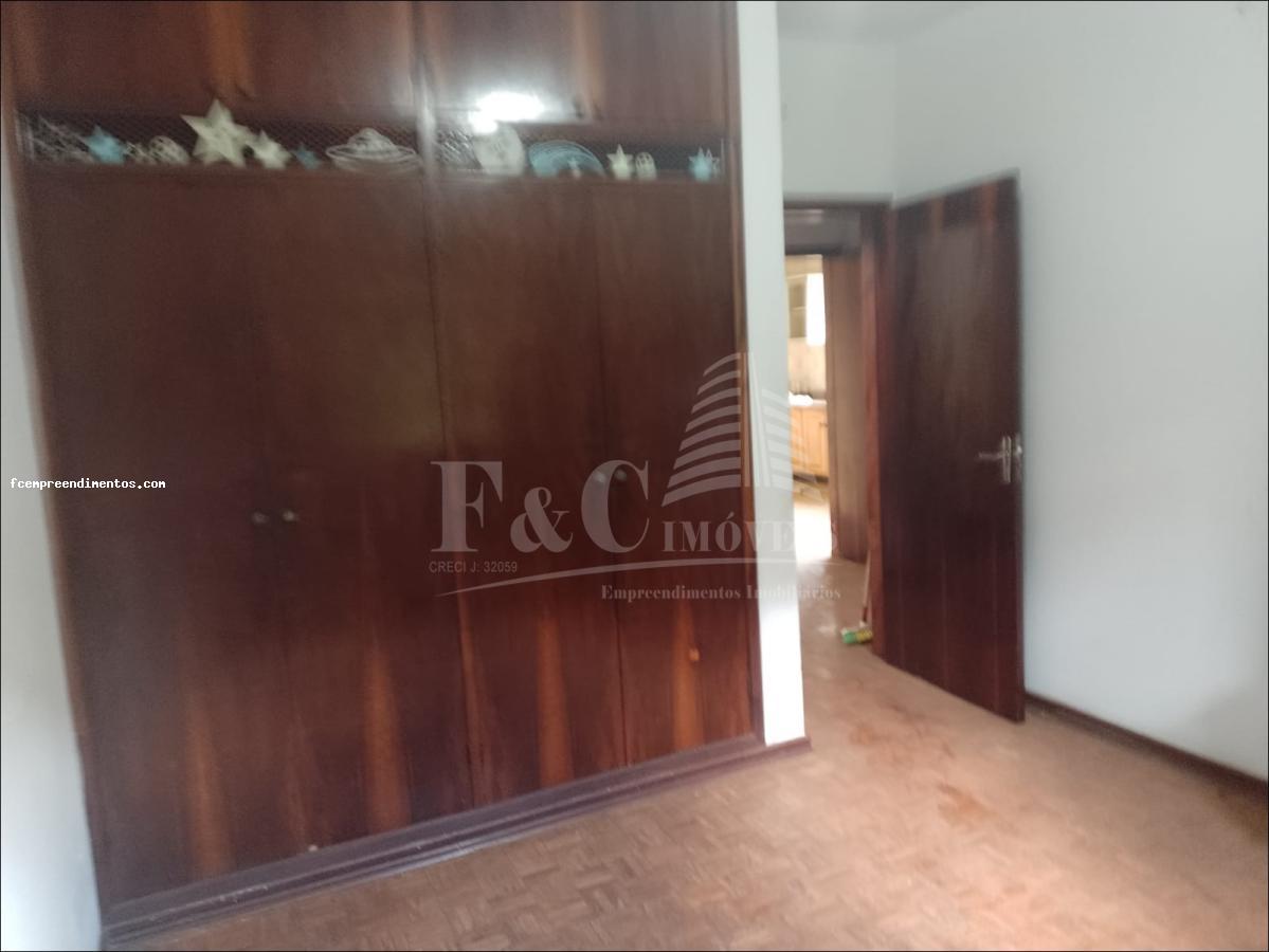 Casa à venda com 5 quartos, 294m² - Foto 11