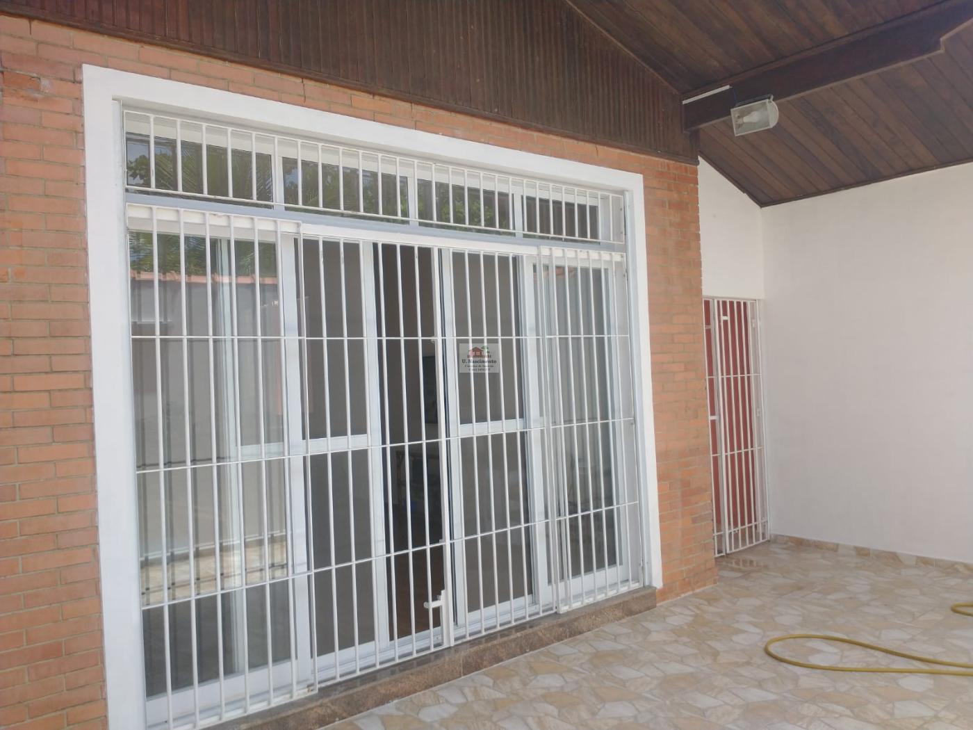 Casa à venda com 3 quartos, 300m² - Foto 3