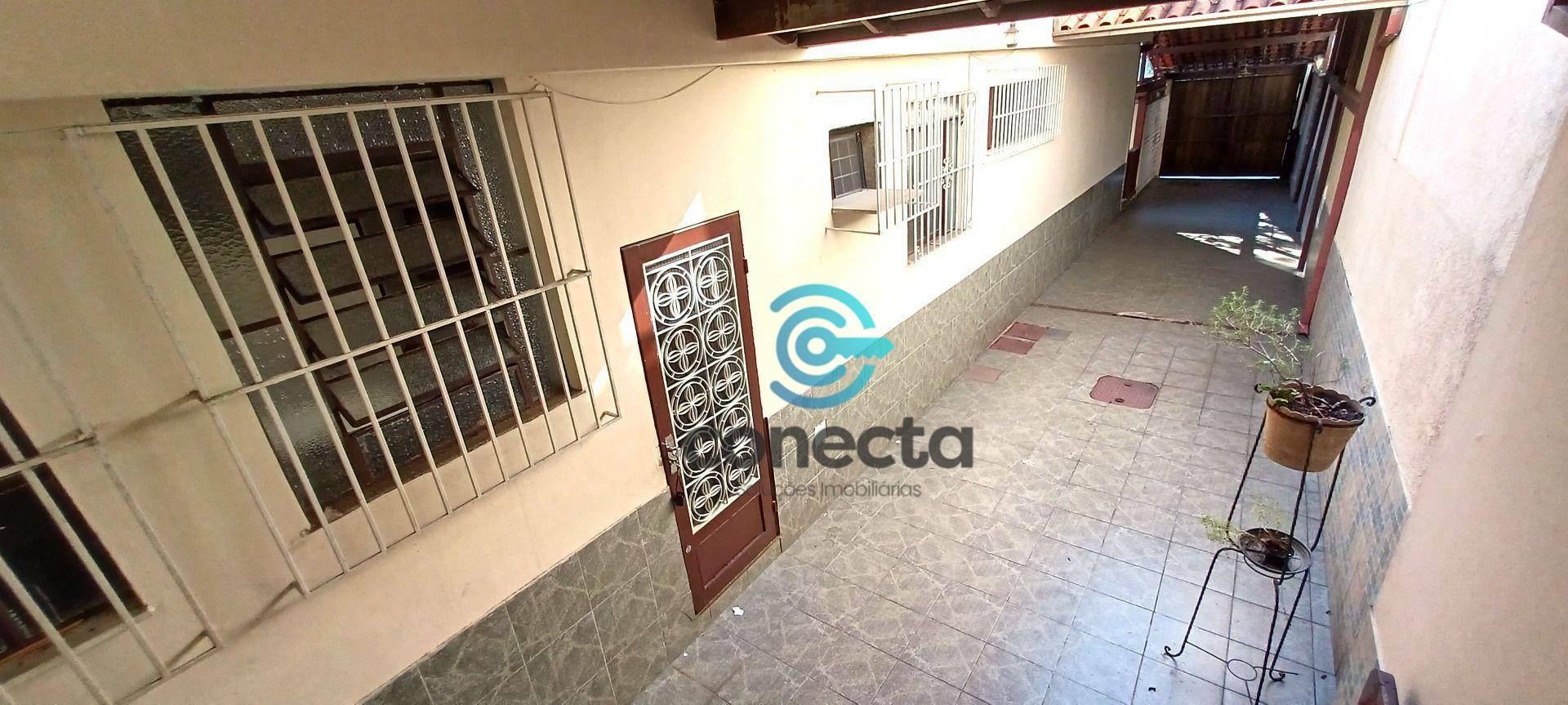 Casa à venda e aluguel com 6 quartos, 400m² - Foto 4