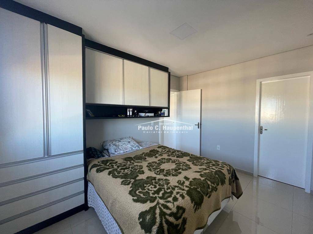 Apartamento à venda com 2 quartos, 80m² - Foto 2