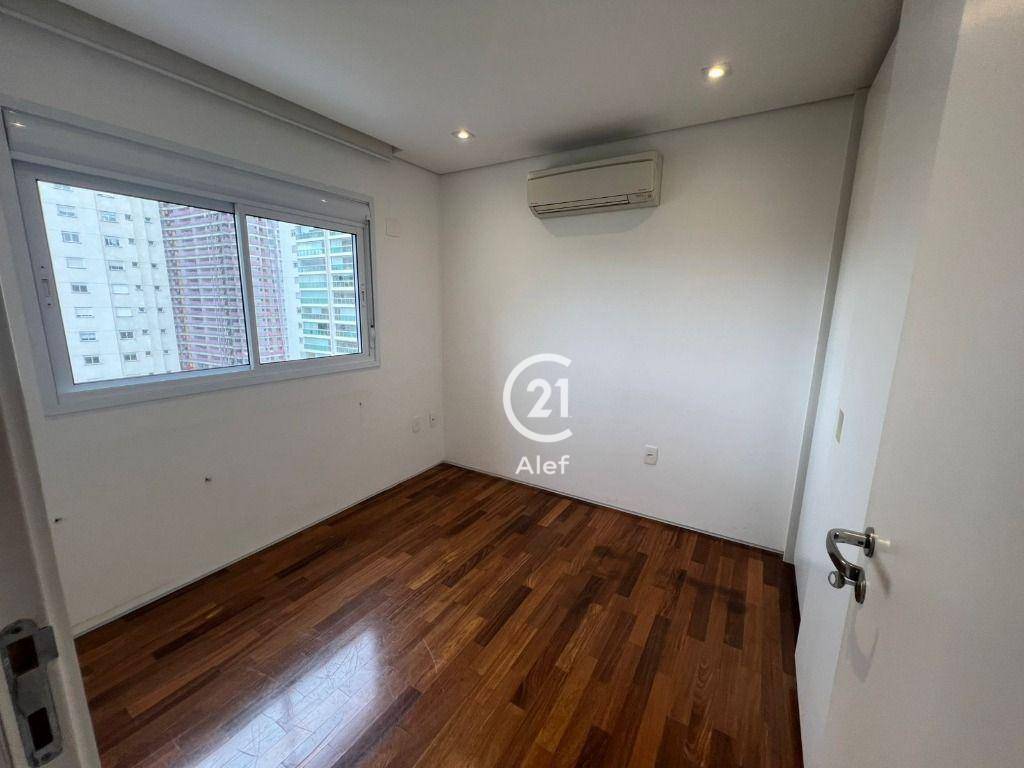 Apartamento para alugar com 2 quartos, 108m² - Foto 11