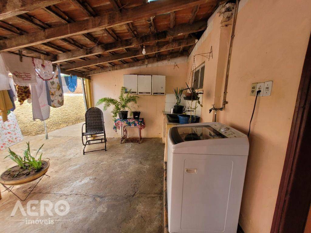 Casa à venda com 3 quartos, 200m² - Foto 4