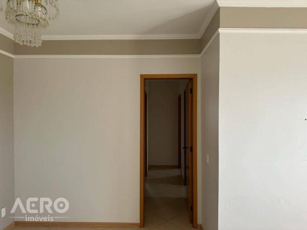 Apartamento à venda com 3 quartos, 84m² - Foto 2