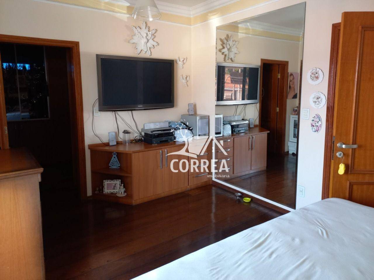 Casa à venda com 4 quartos, 330m² - Foto 25