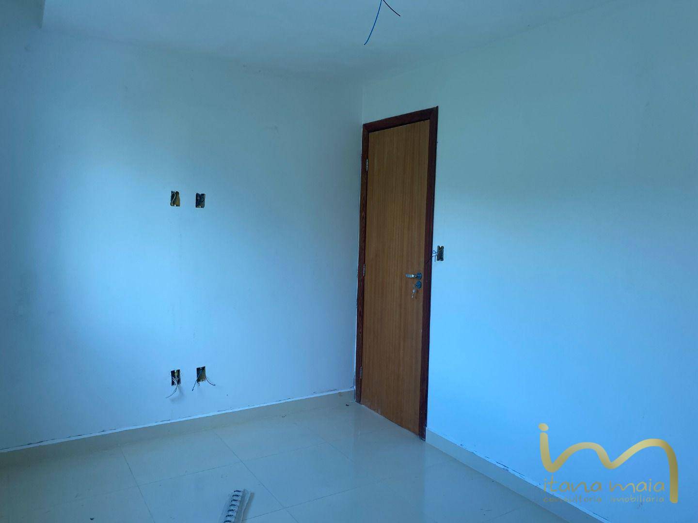 Apartamento à venda com 2 quartos, 75m² - Foto 12