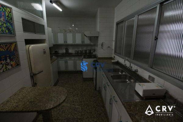 Apartamento à venda com 3 quartos, 210m² - Foto 35