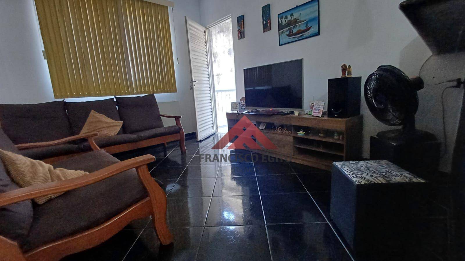 Casa à venda com 4 quartos, 200m² - Foto 2