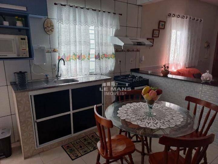 Casa à venda com 3 quartos, 250m² - Foto 13