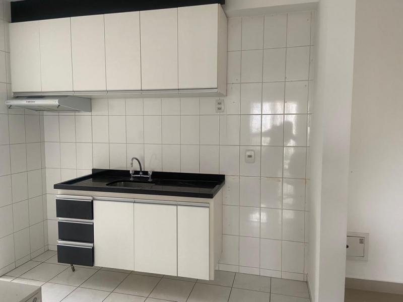 Apartamento à venda com 2 quartos, 69m² - Foto 2