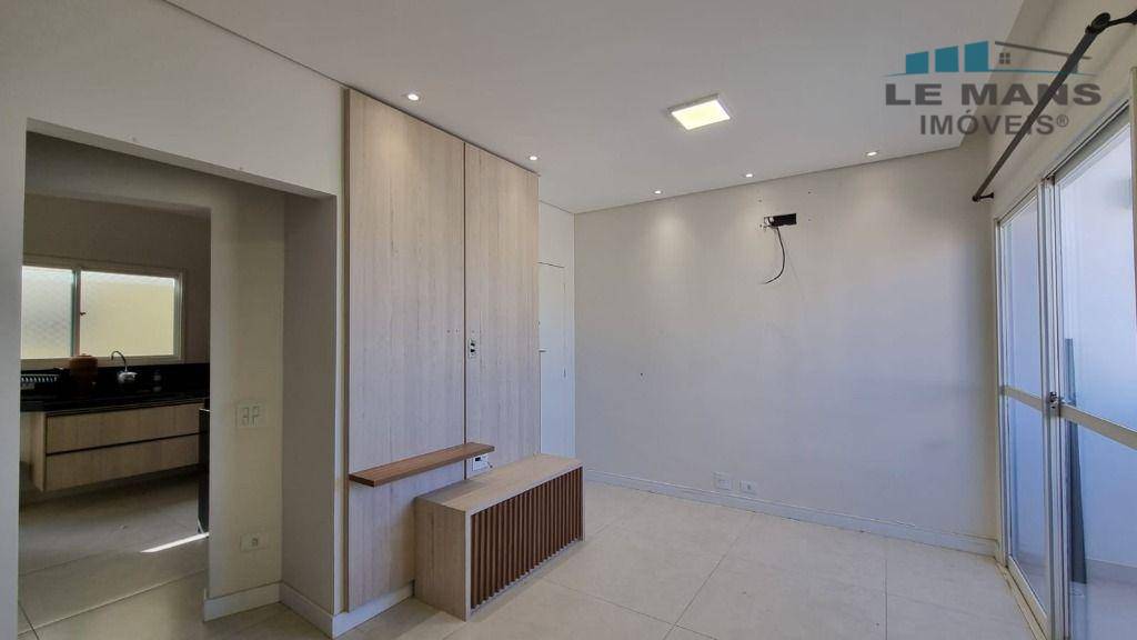 Apartamento à venda com 3 quartos, 75m² - Foto 2