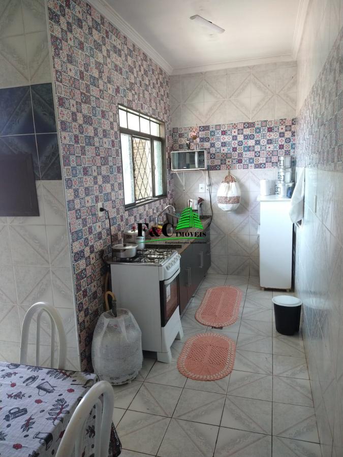 Sobrado à venda com 3 quartos, 200m² - Foto 1