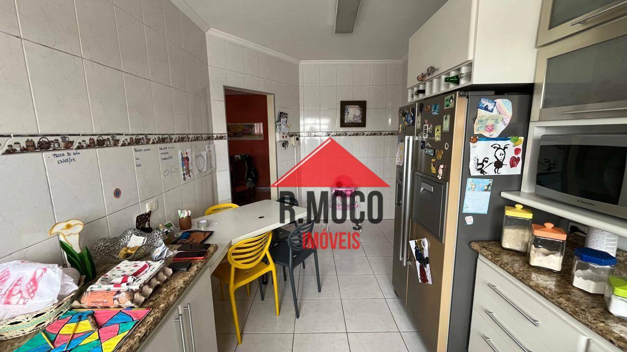 Casa para alugar com 4 quartos, 140m² - Foto 17