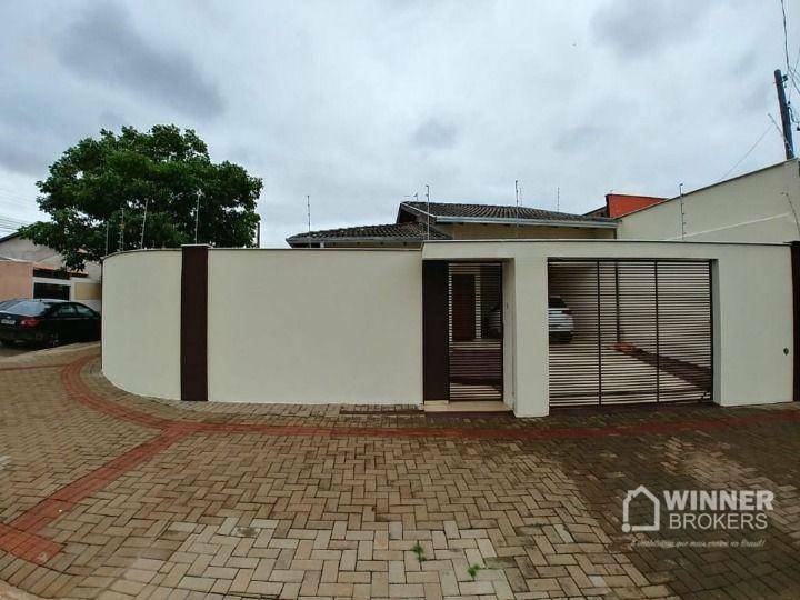 Casa à venda com 3 quartos, 119m² - Foto 1