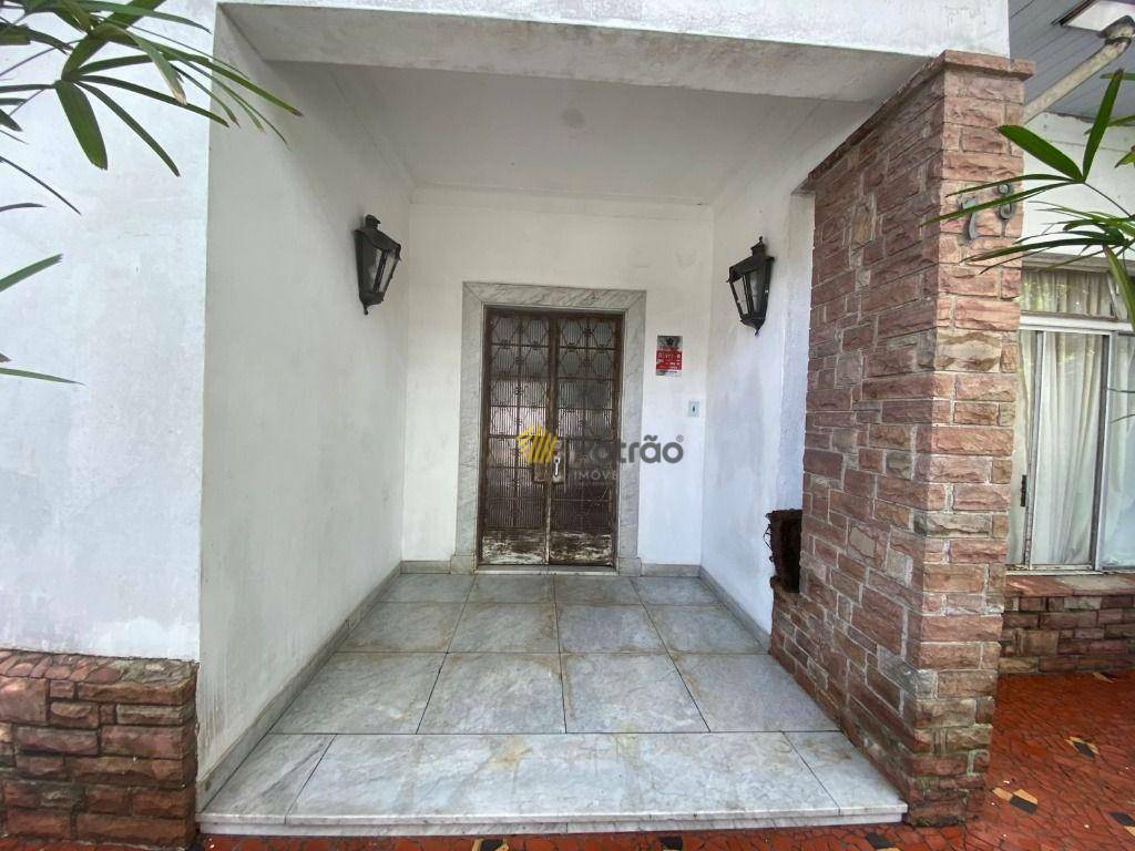 Casa para alugar com 3 quartos, 394m² - Foto 41