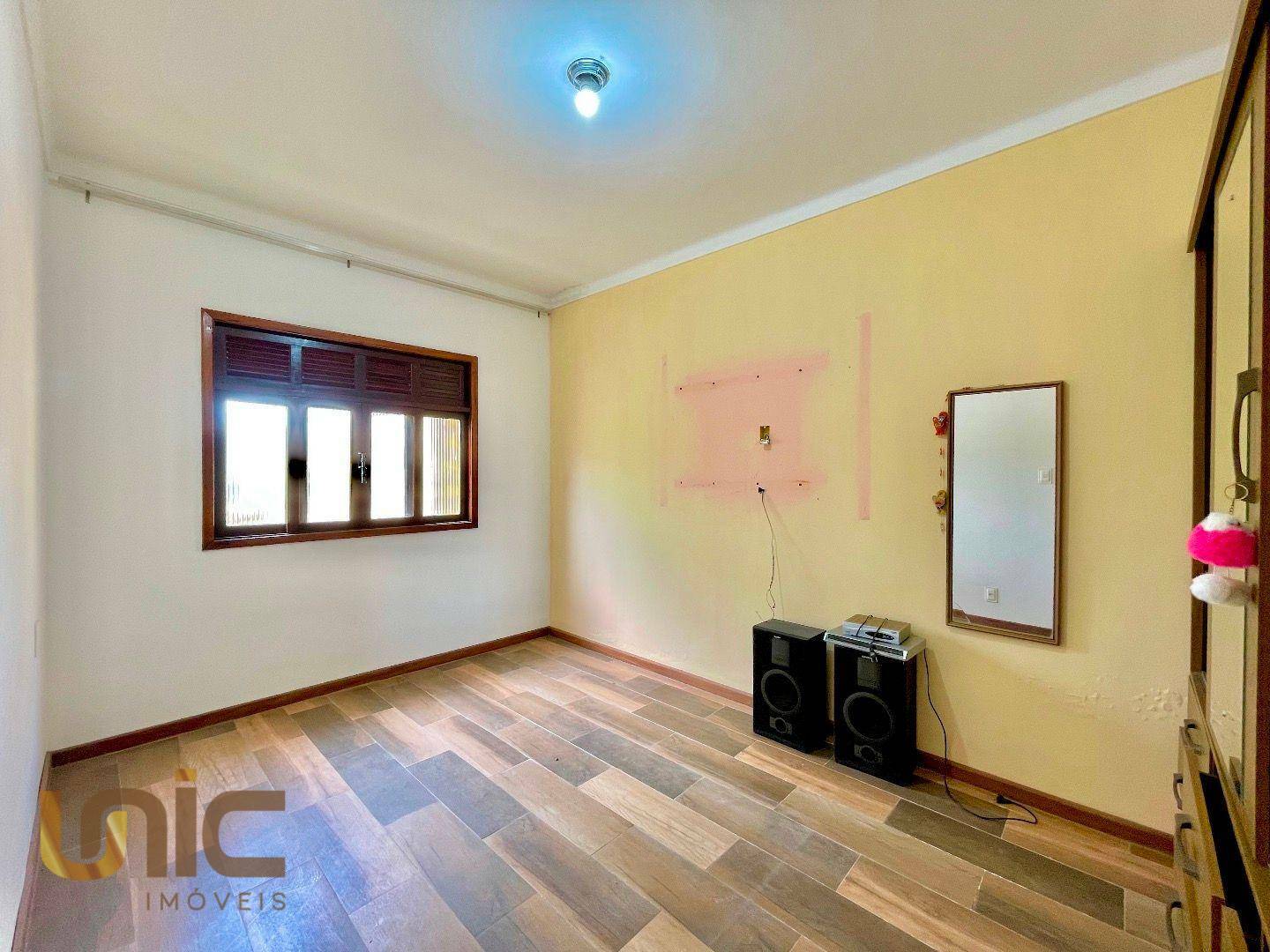 Casa à venda com 2 quartos, 100m² - Foto 10