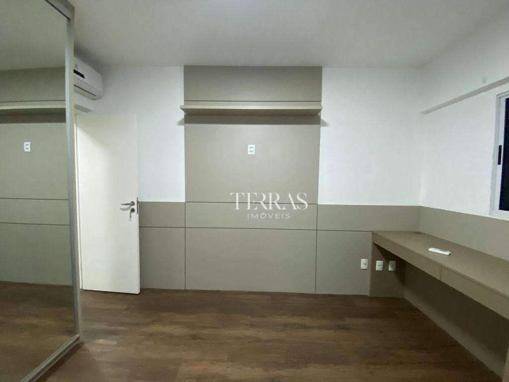 Apartamento à venda com 3 quartos, 134m² - Foto 19