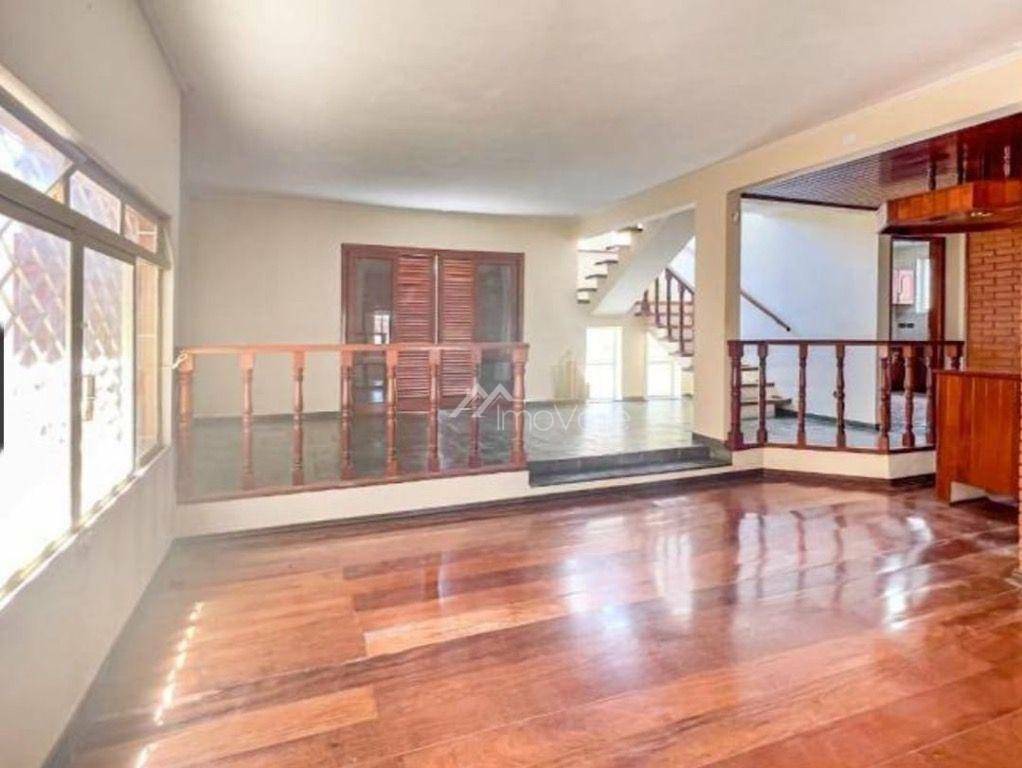 Casa à venda com 6 quartos, 318m² - Foto 9