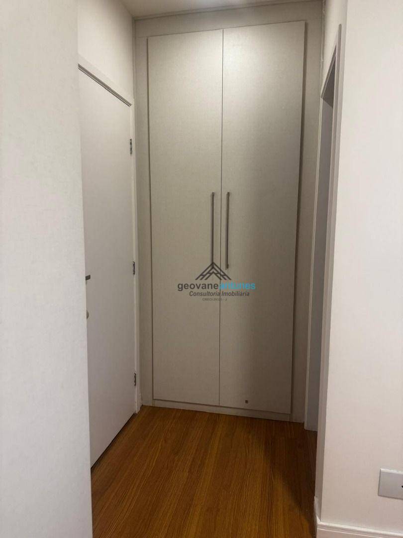 Apartamento para alugar com 3 quartos, 234m² - Foto 19