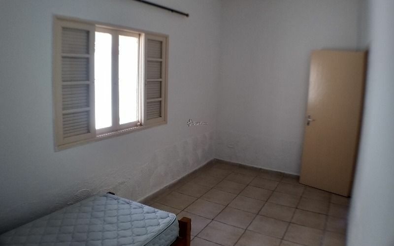 Casa à venda com 2 quartos, 90m² - Foto 11