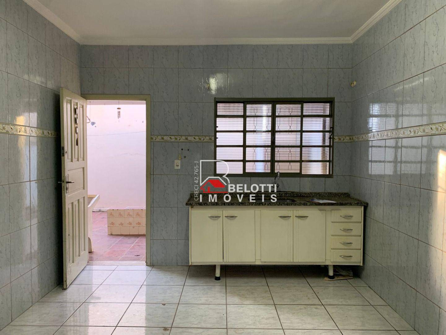 Casa à venda e aluguel com 3 quartos, 125m² - Foto 2