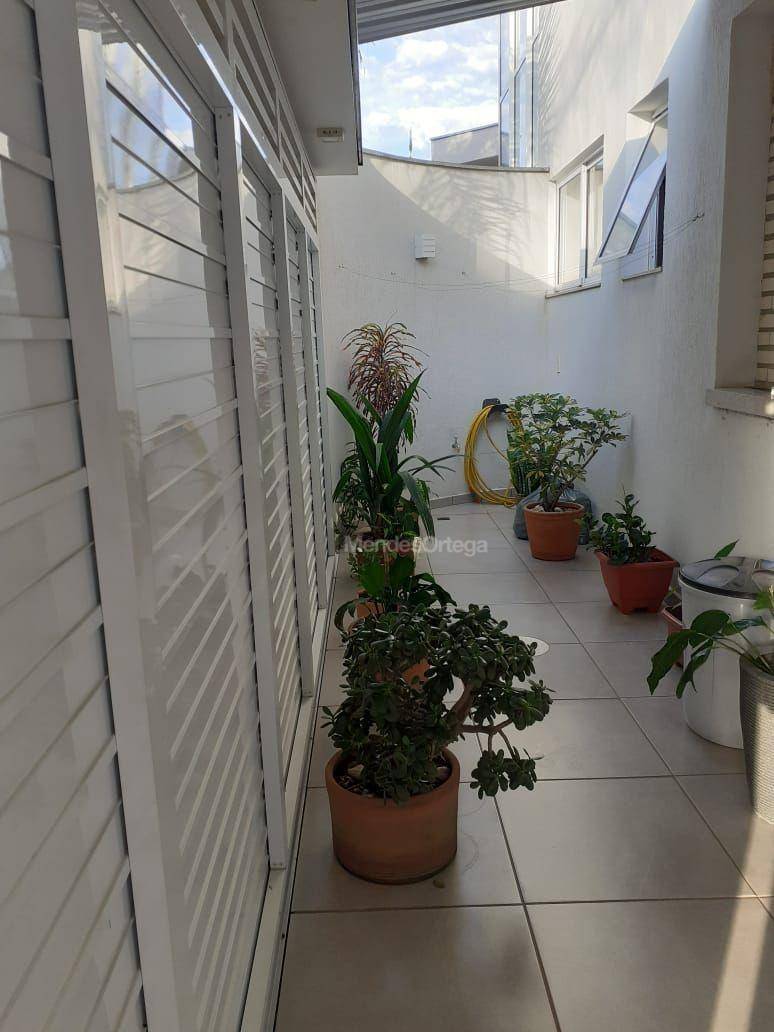 Casa de Condomínio à venda com 3 quartos, 250m² - Foto 10