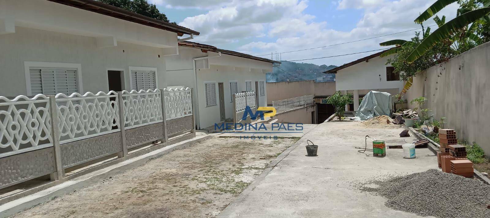 Casa à venda com 2 quartos, 60m² - Foto 4