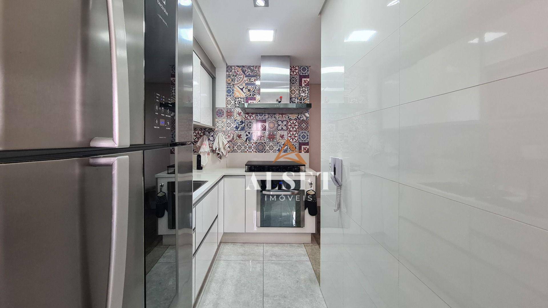 Apartamento à venda com 3 quartos, 113m² - Foto 13