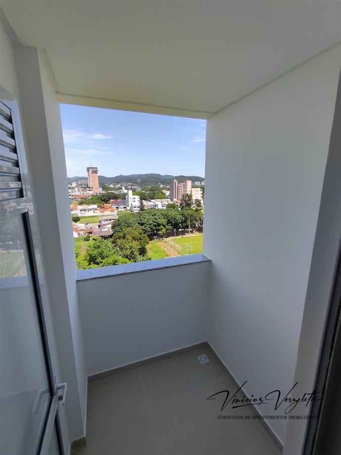 Apartamento à venda com 2 quartos, 70m² - Foto 11