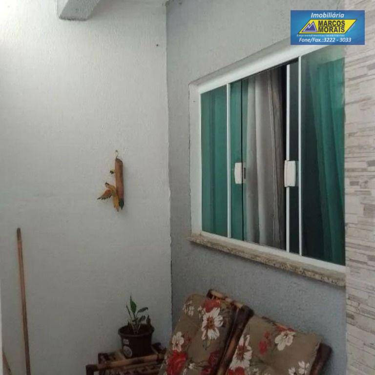 Casa à venda com 3 quartos, 100m² - Foto 2