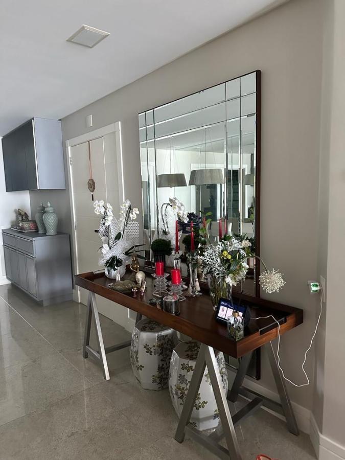 Apartamento para alugar com 4 quartos, 232m² - Foto 8