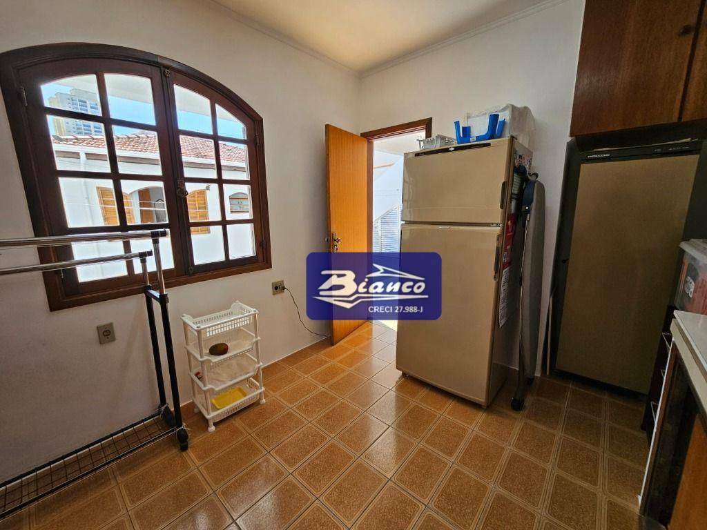 Casa à venda com 4 quartos, 226m² - Foto 23