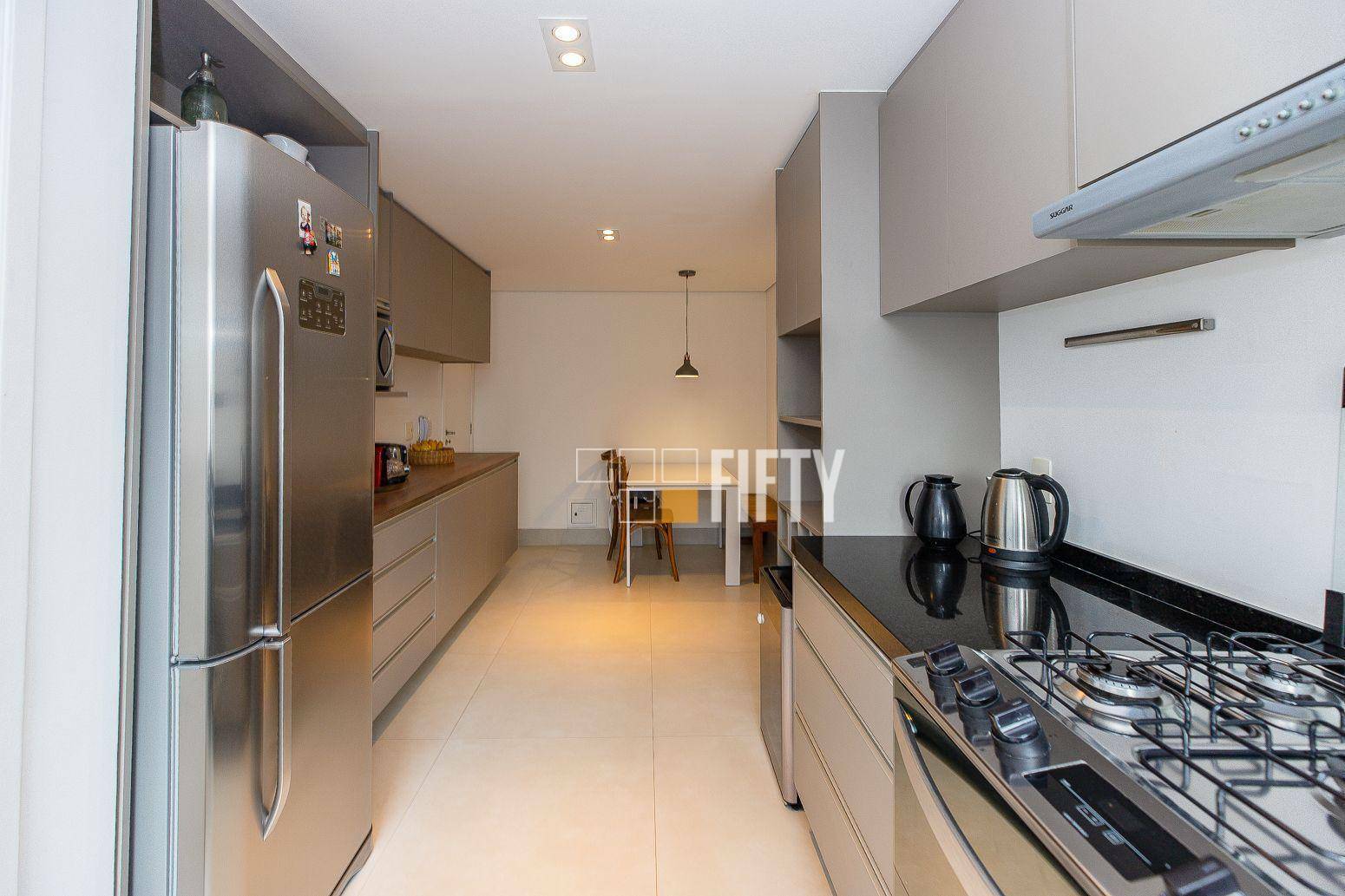 Apartamento para alugar com 4 quartos, 209m² - Foto 12